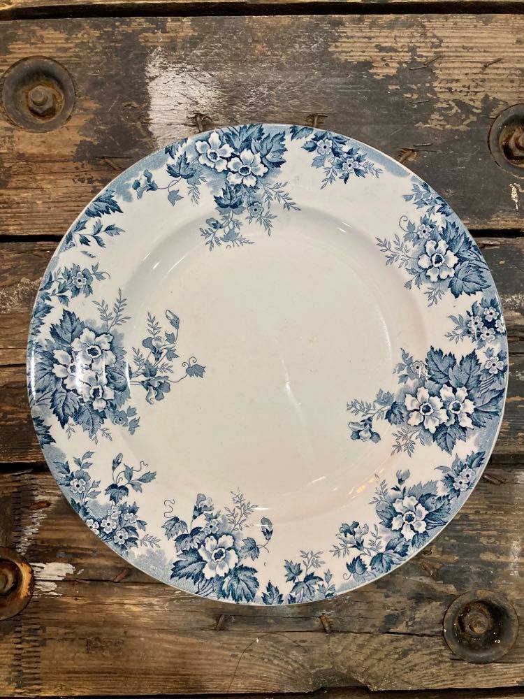 Saint-Amand and Hamage model Marie-Louise round dish