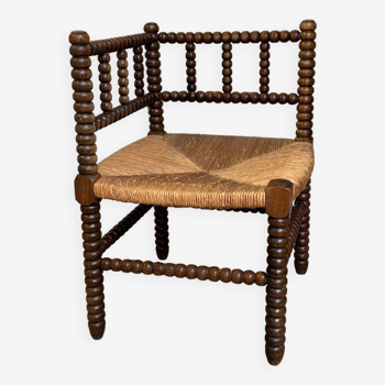 Chaise d’angle en bois tourné et assise en paille , chêne,  fin XIXeme – début XXème siècle, France