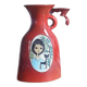 Vintage Français années 1960 Jean de Lespinasse, JdL 330, Vase ovale émaillé rouge avec portrait féminin.