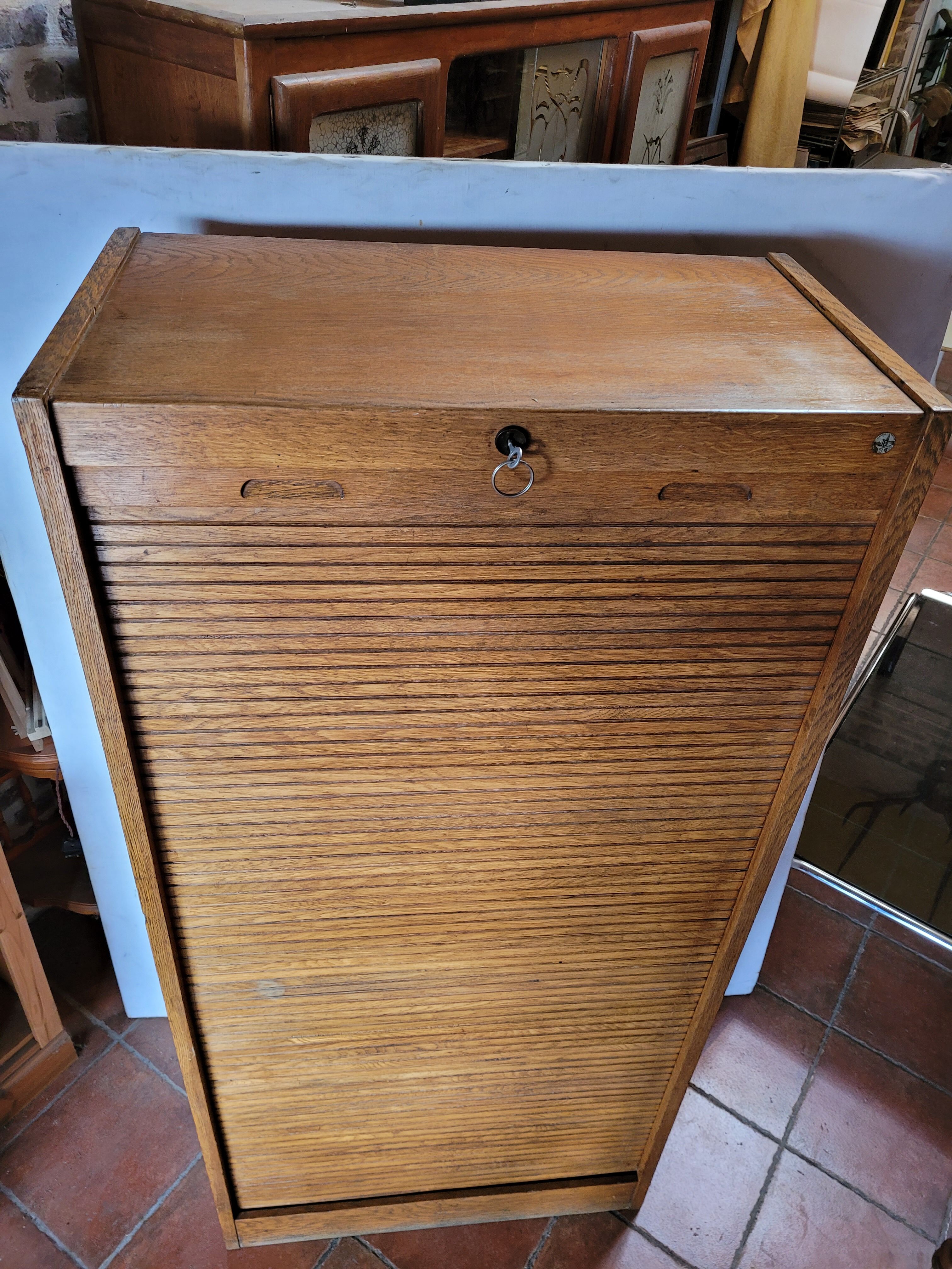 Old oak curtain binder
