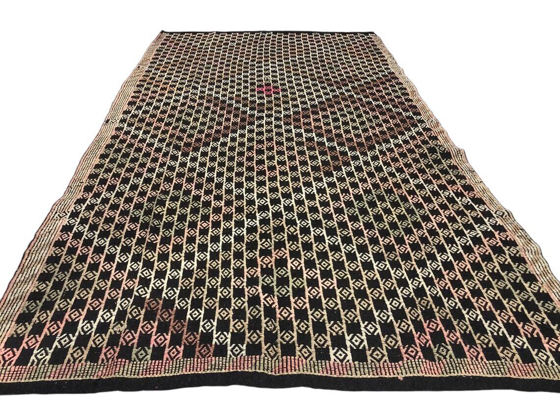 Tapis Kilim tribal pour la maison