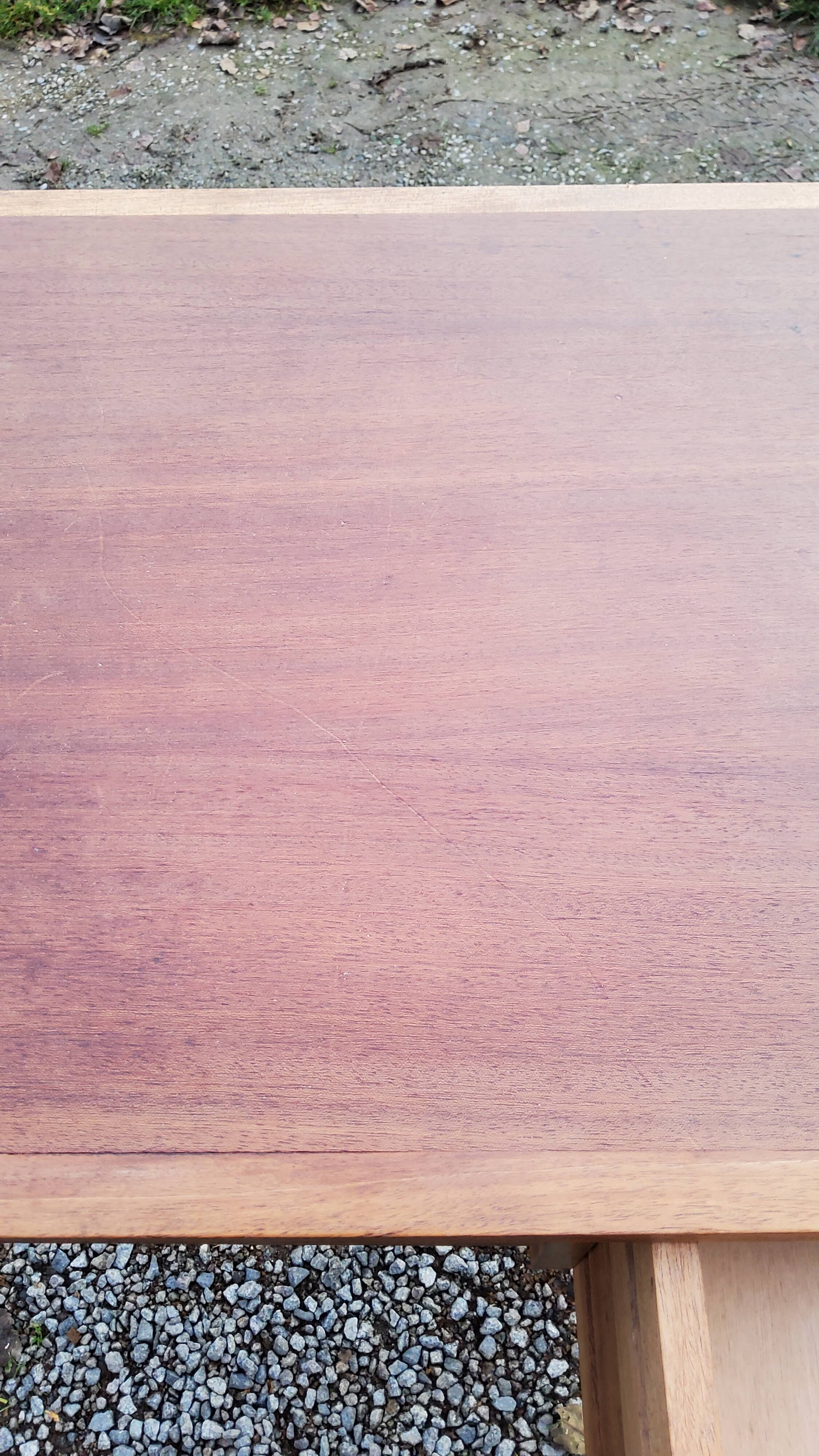 Office of the 50s in mahogany blond compass feet