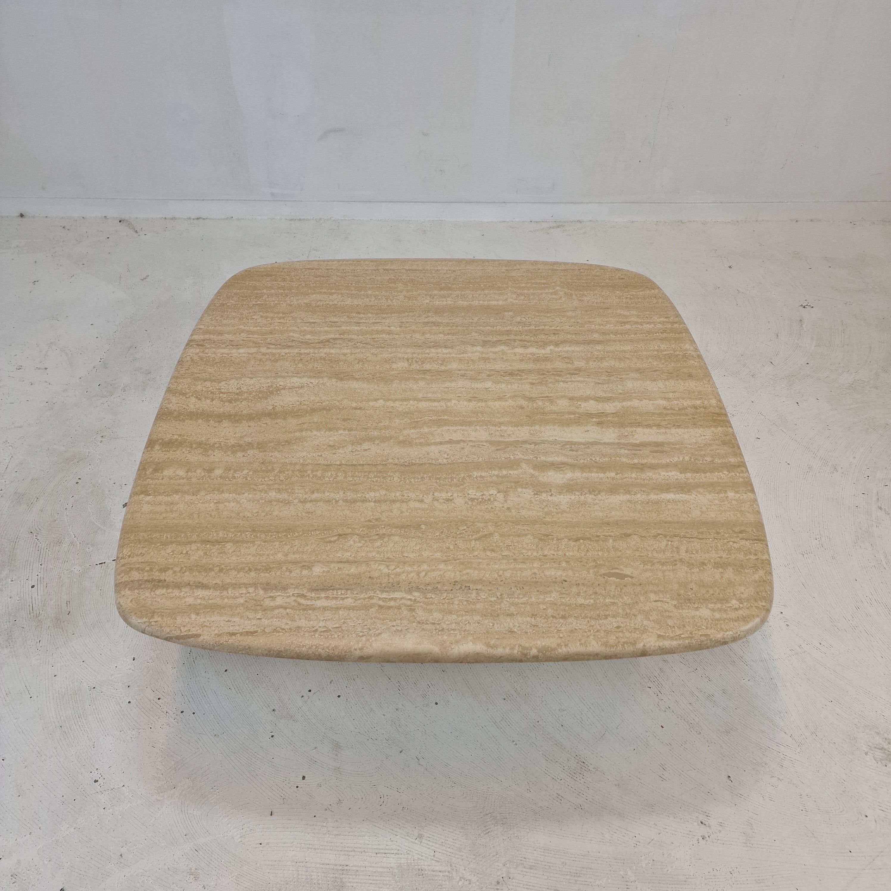 Italian coffee table in travertine 1980's