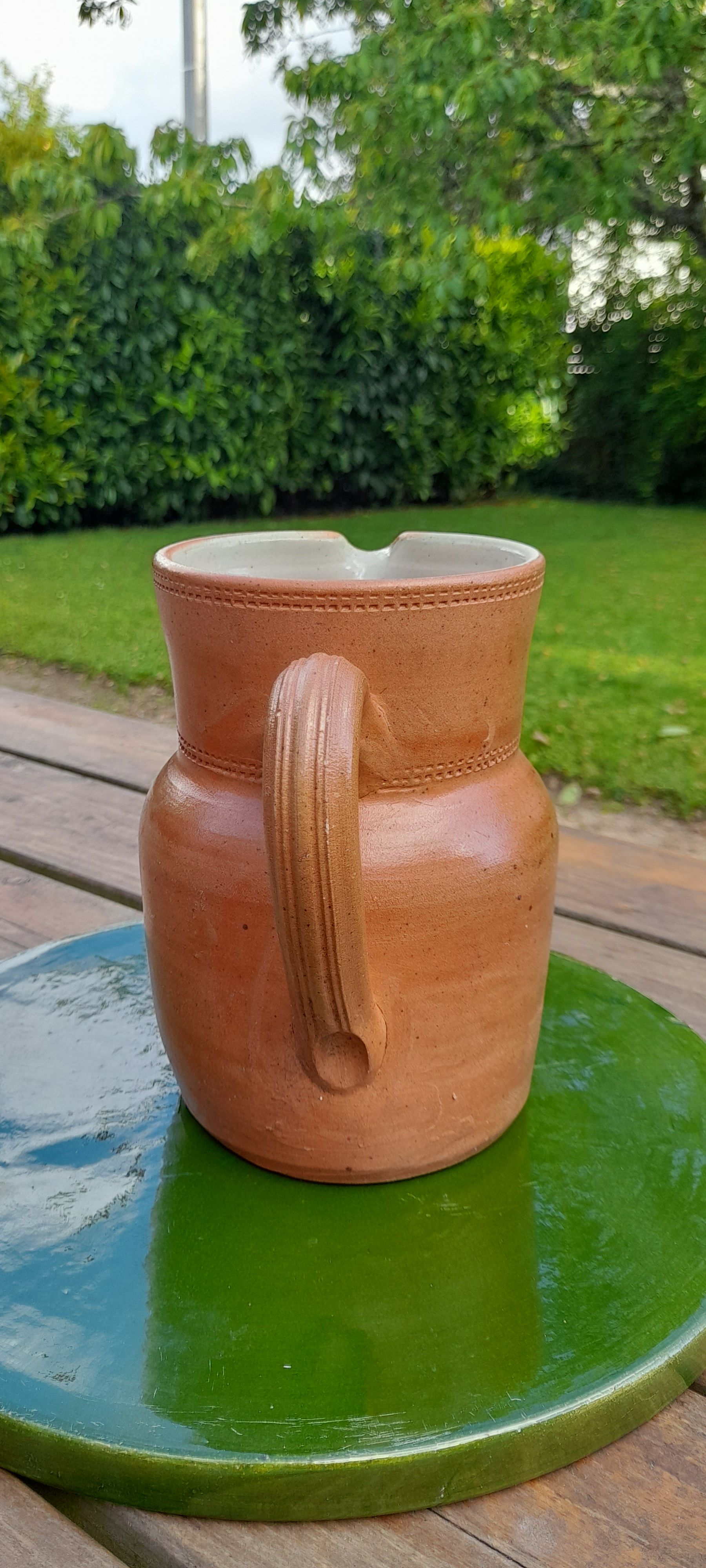 Large broc / pitcher (1l) in artisanal sandstone, very good condition signed sandstone from Bonny, France