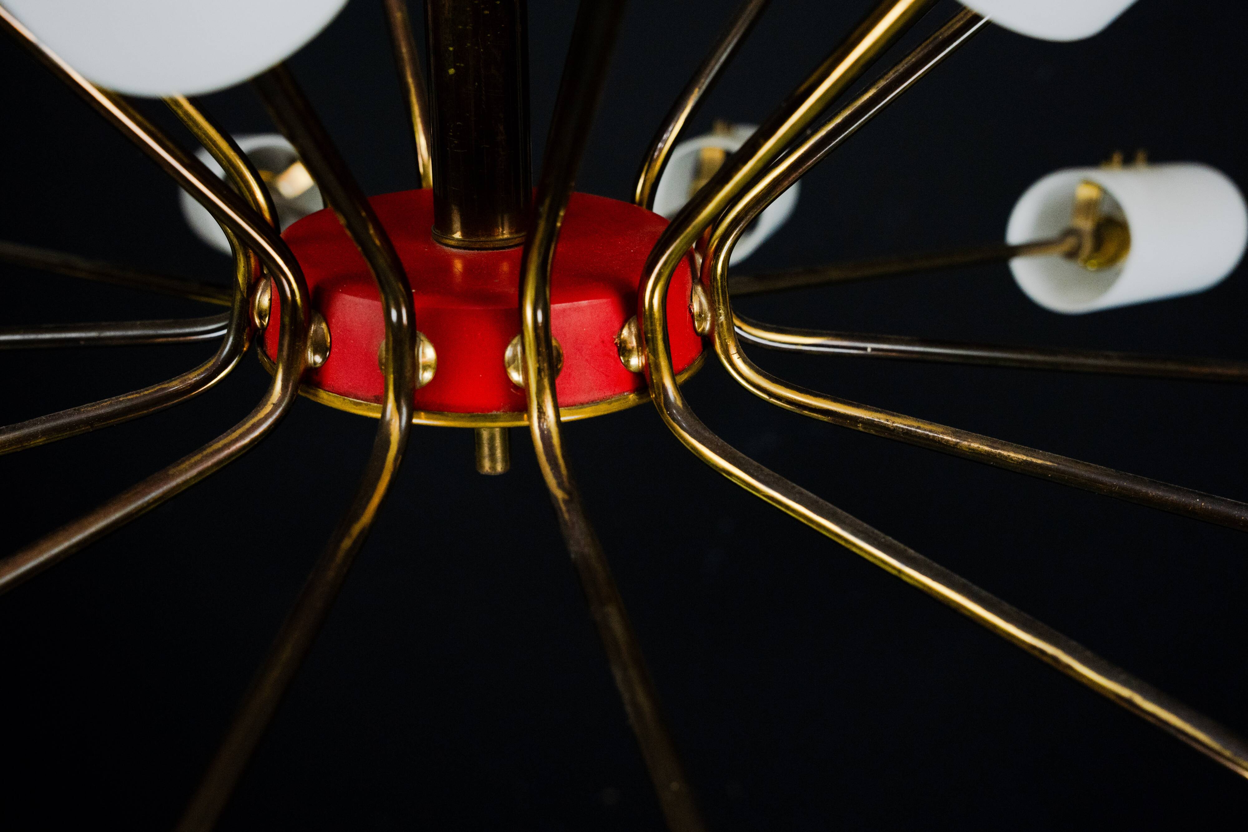 Large Mid-Century 18 arms chandelier in the manner of Arredoluce. Italy 195