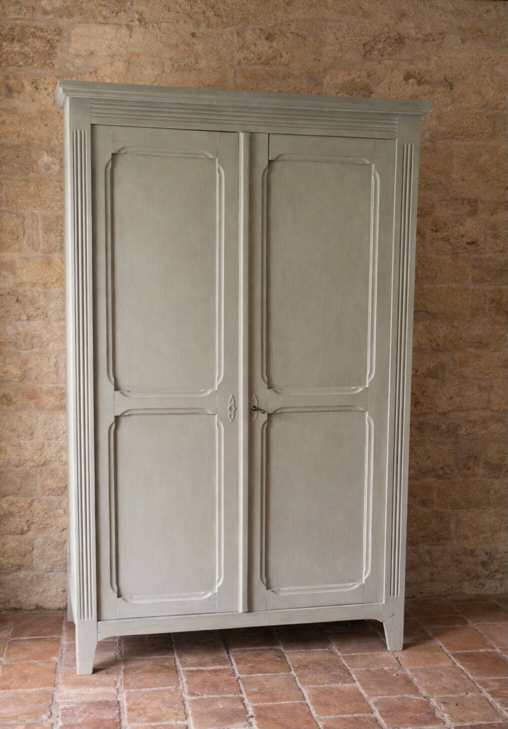 Armoire parisienne