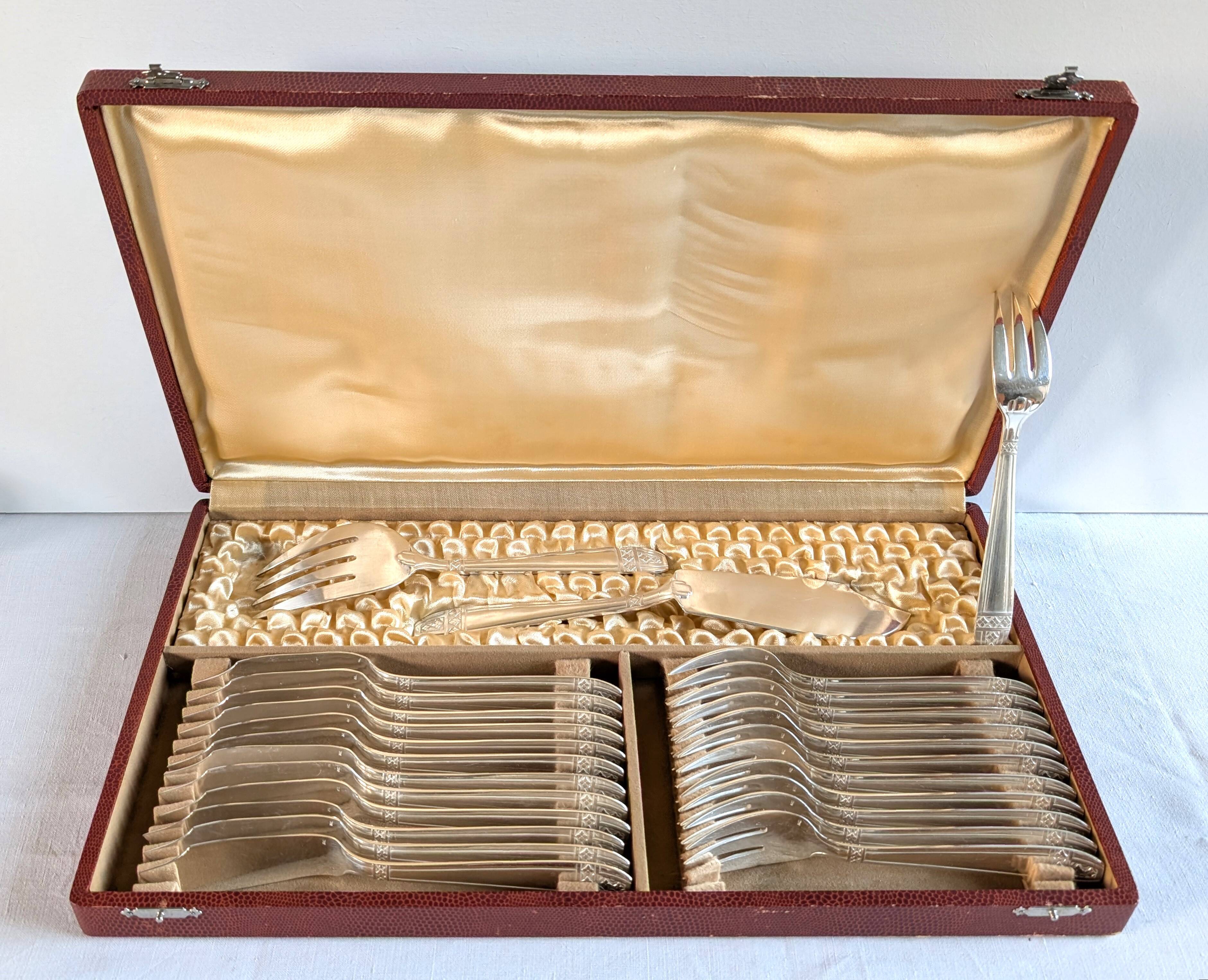 Art Deco silver-plated fish service