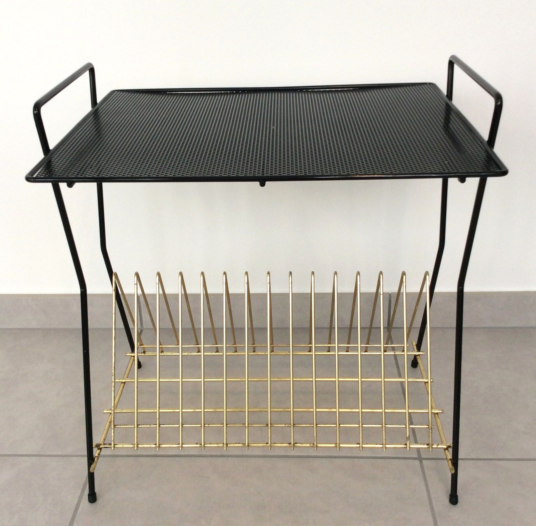 Table support vinyles en métal noir et or