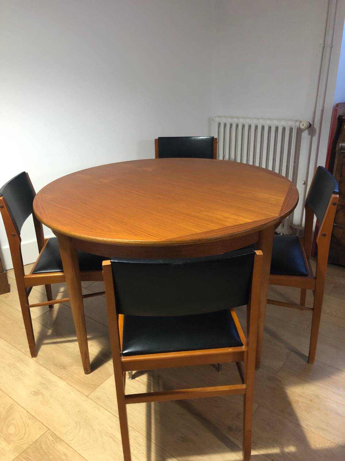 Series of 6 vintage Scandinavian style chairs