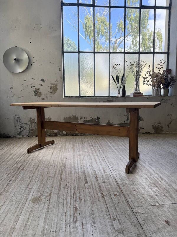 Table de repas pin mobilier de montagne perriand