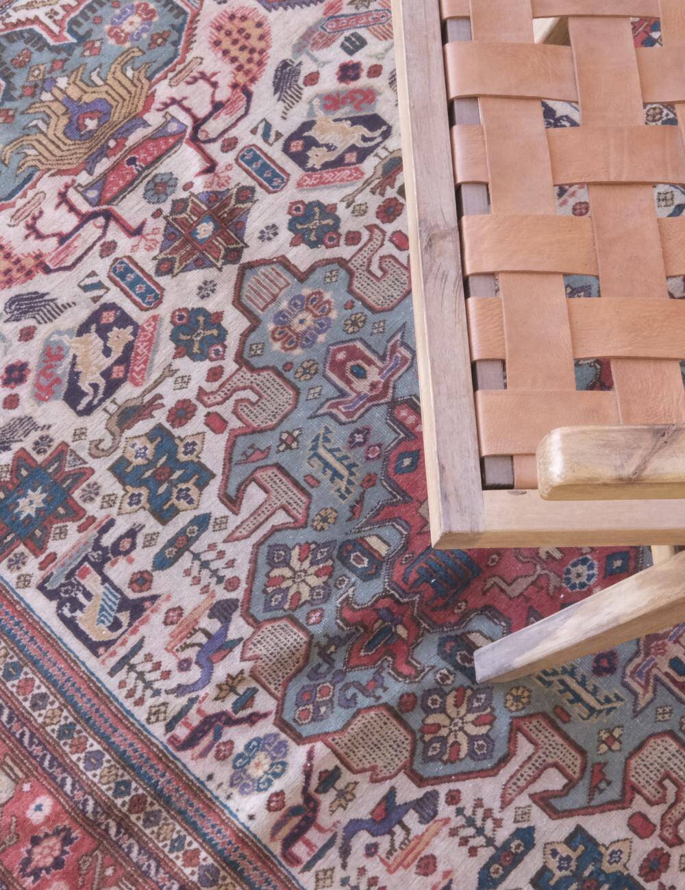 Vintage Persian rug - 197 x 140 cm