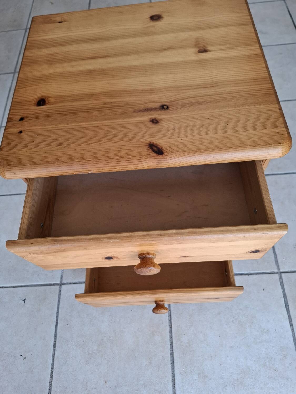 Small 3-drawer cabinet