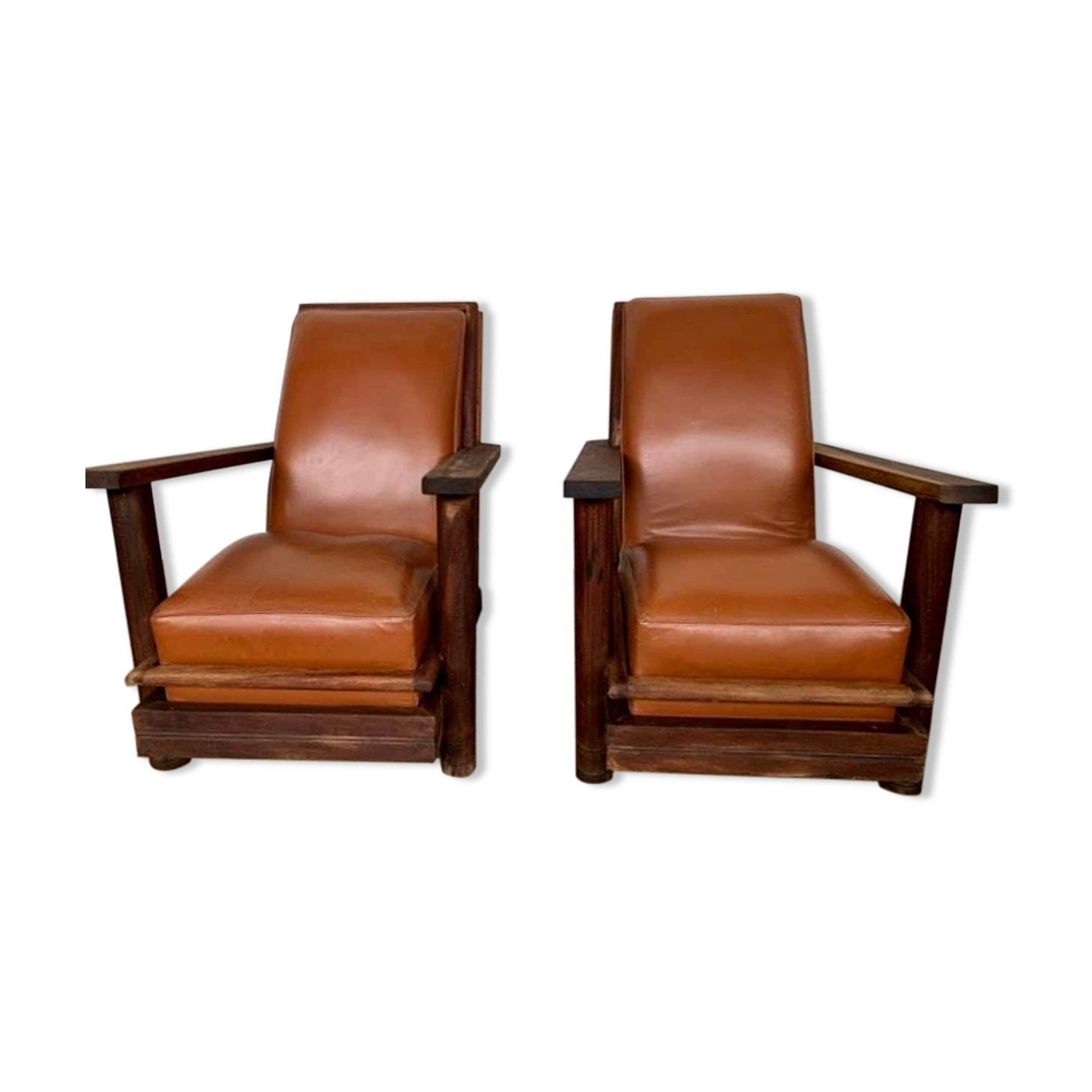 PAIR OF BRUTALIST ARMCHAIRS IN TEAK AND VINTAGE COGNAC LEATHER FROM THE 1950S