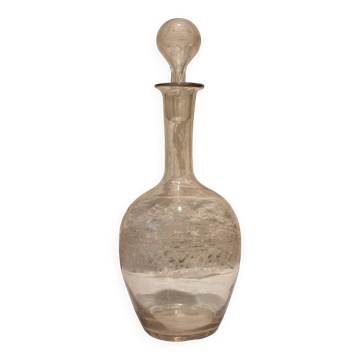 Carafe en verre gravé vers 1900