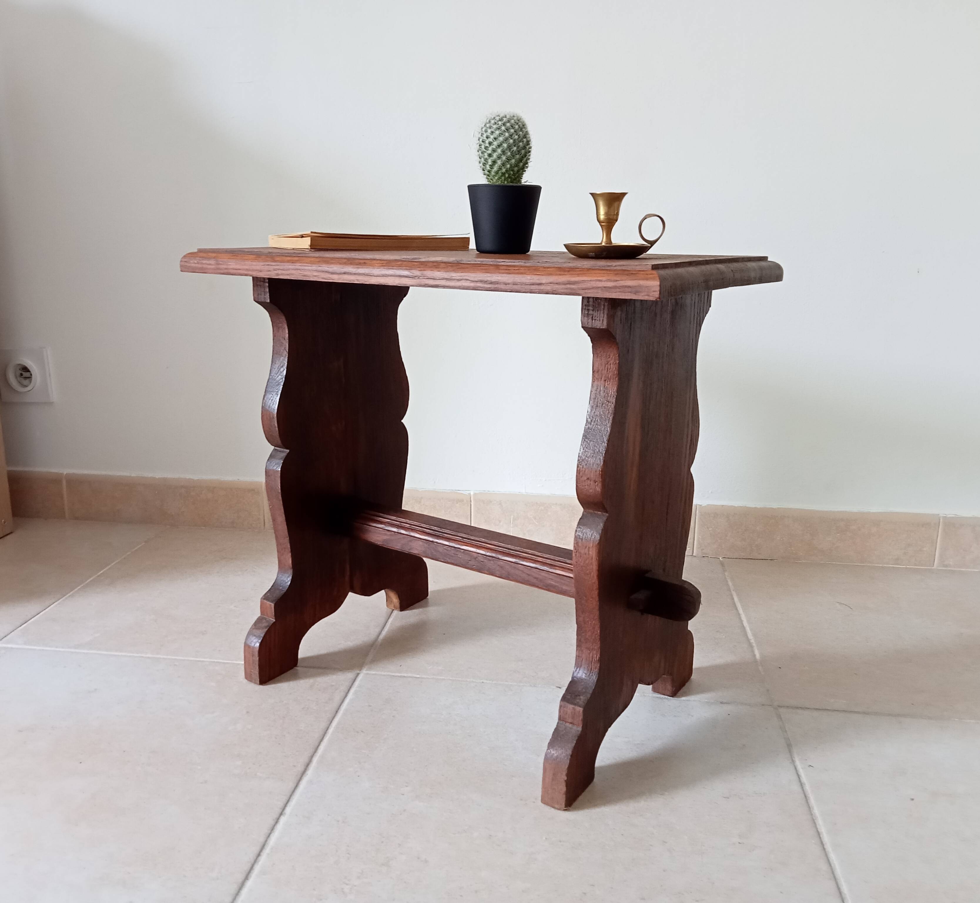 Vintage side table in solid oak, brutalist/rustic.