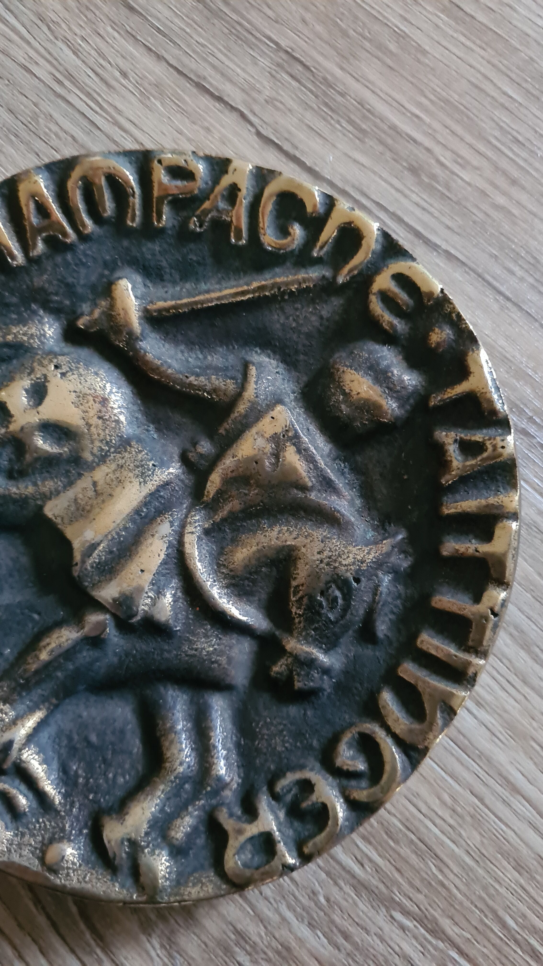 Old bronze cup, ashtray Taittinger