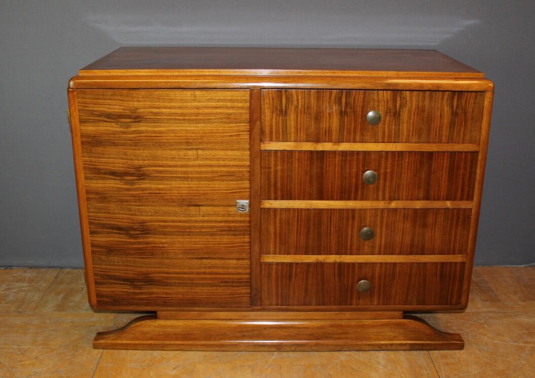 Art Deco period chest of drawers in walnut around 1930