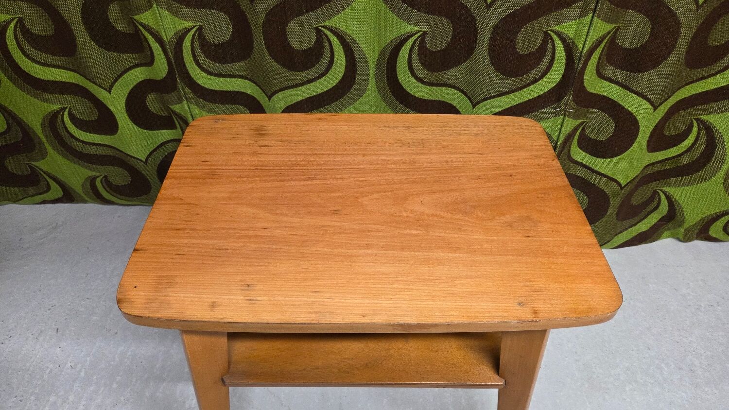 Petite table d'appoint 1970 vintage