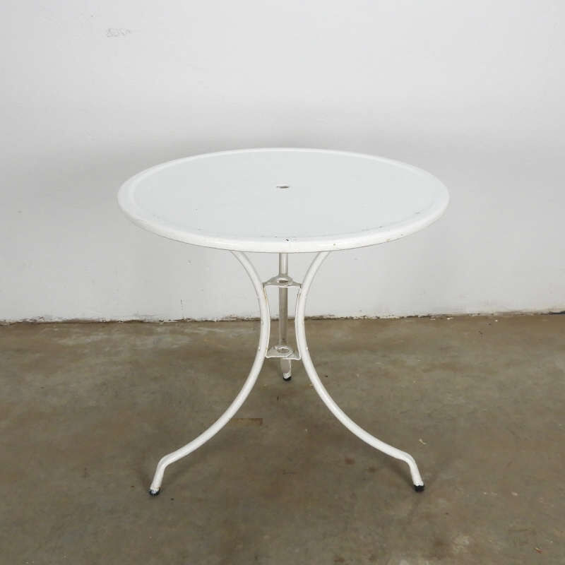 Brocante round garden table made of steel