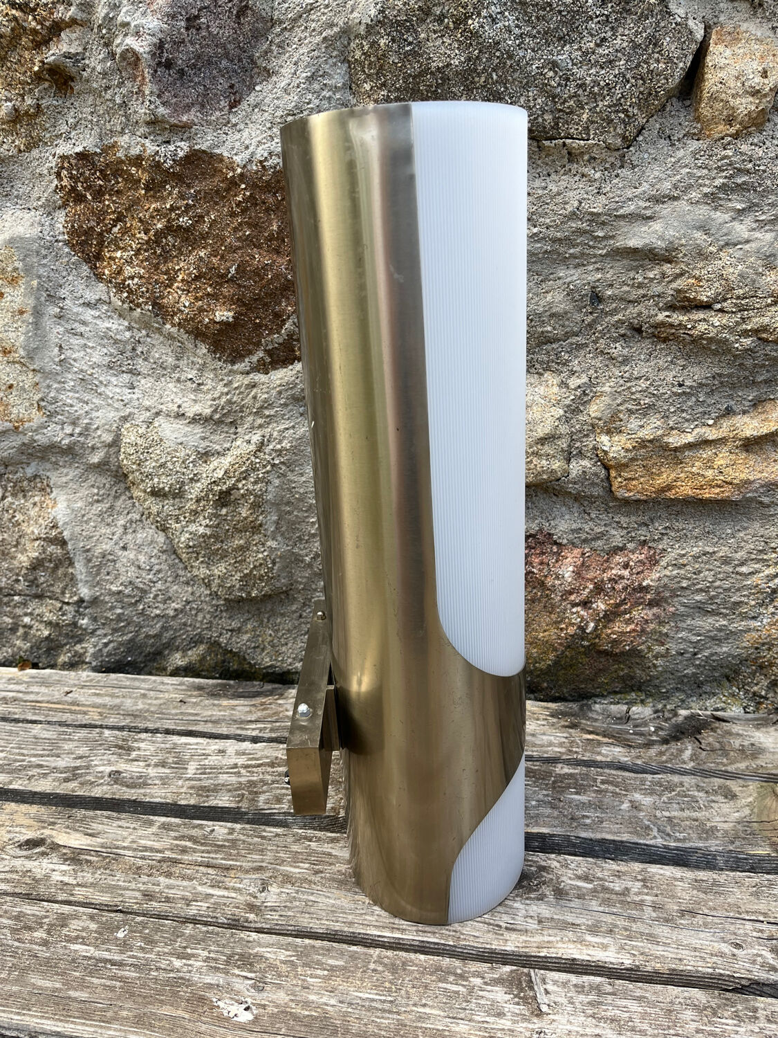 Set of two wall lights