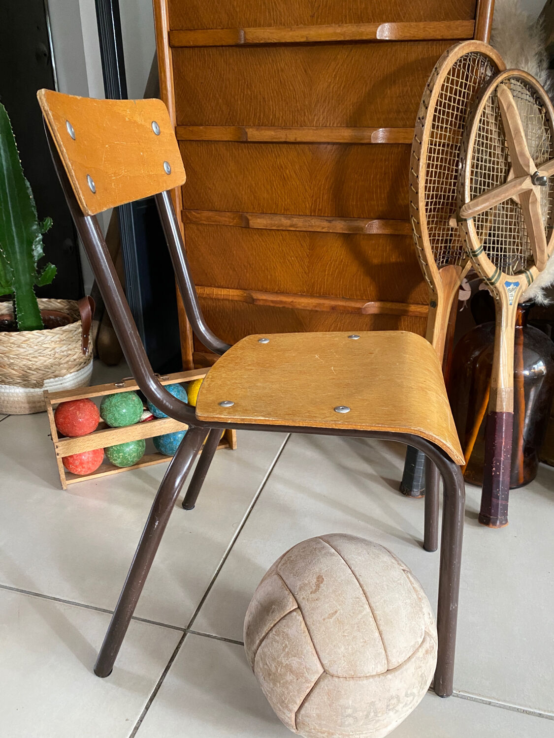Children's school chair in wood and metal