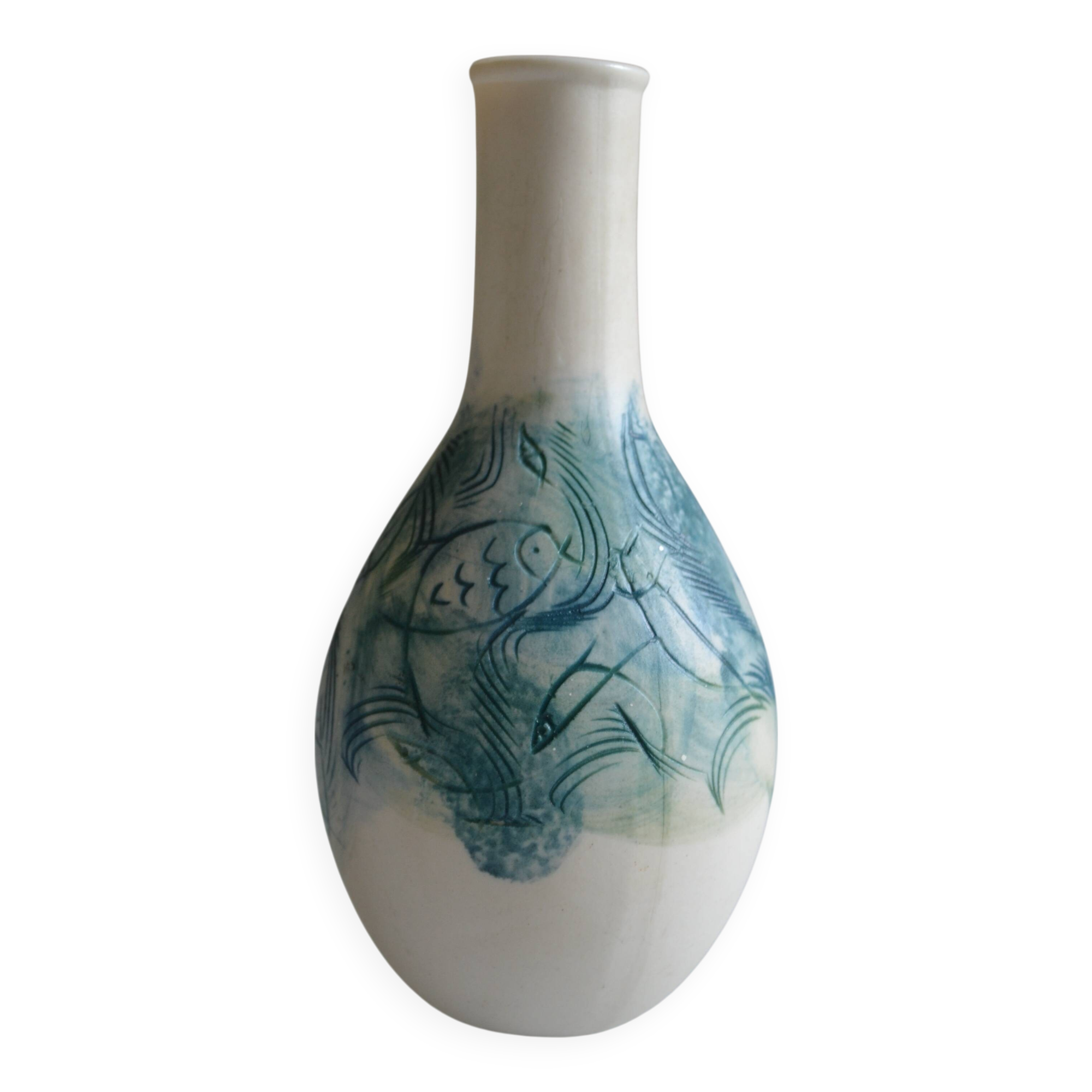 Porcelain vase with fish decoration