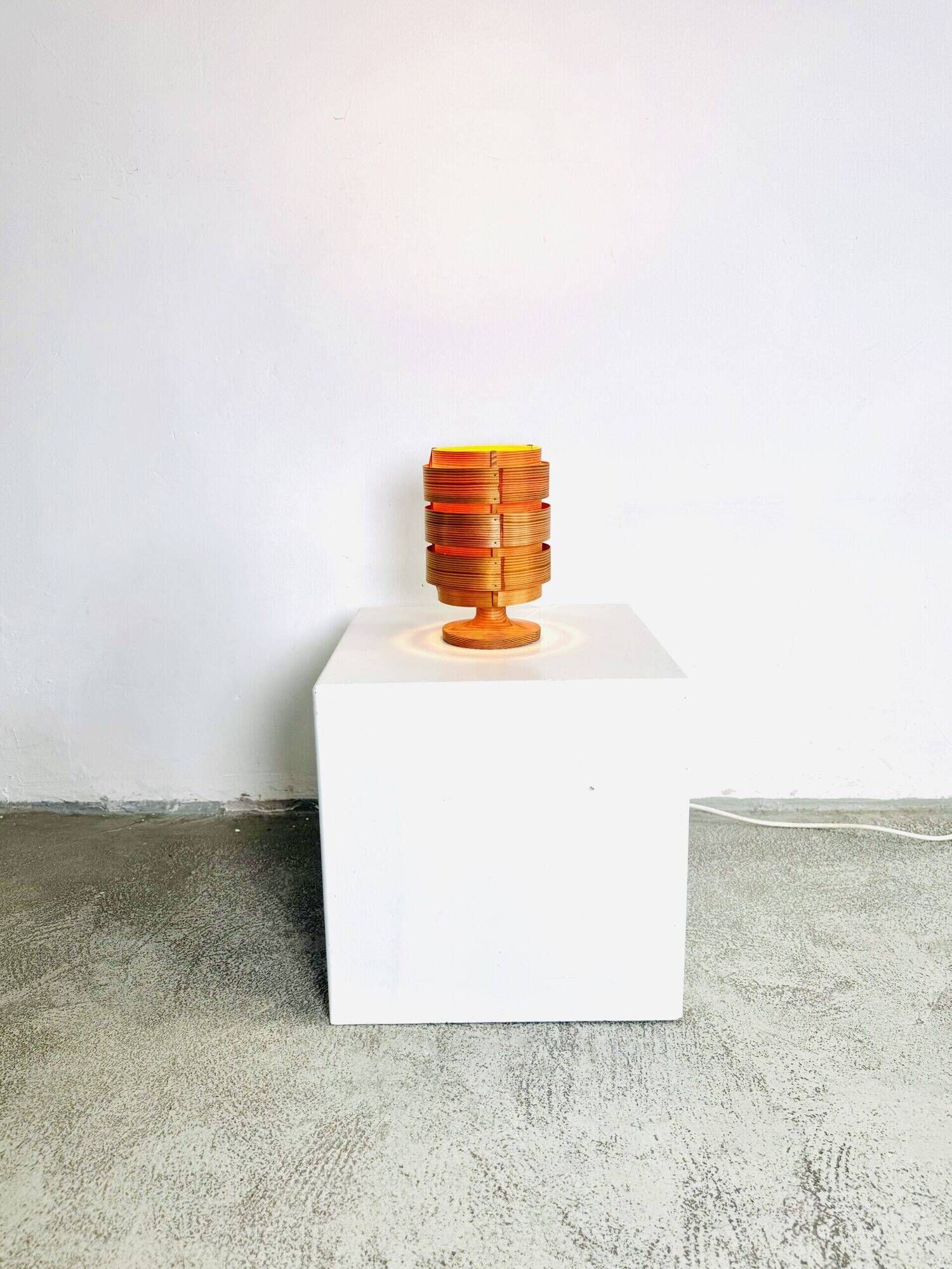 Cylindrical Pine Veneer Table Lamp By Hans-Agne Jakobsson For Ab Ellysett, Sweden 1960S