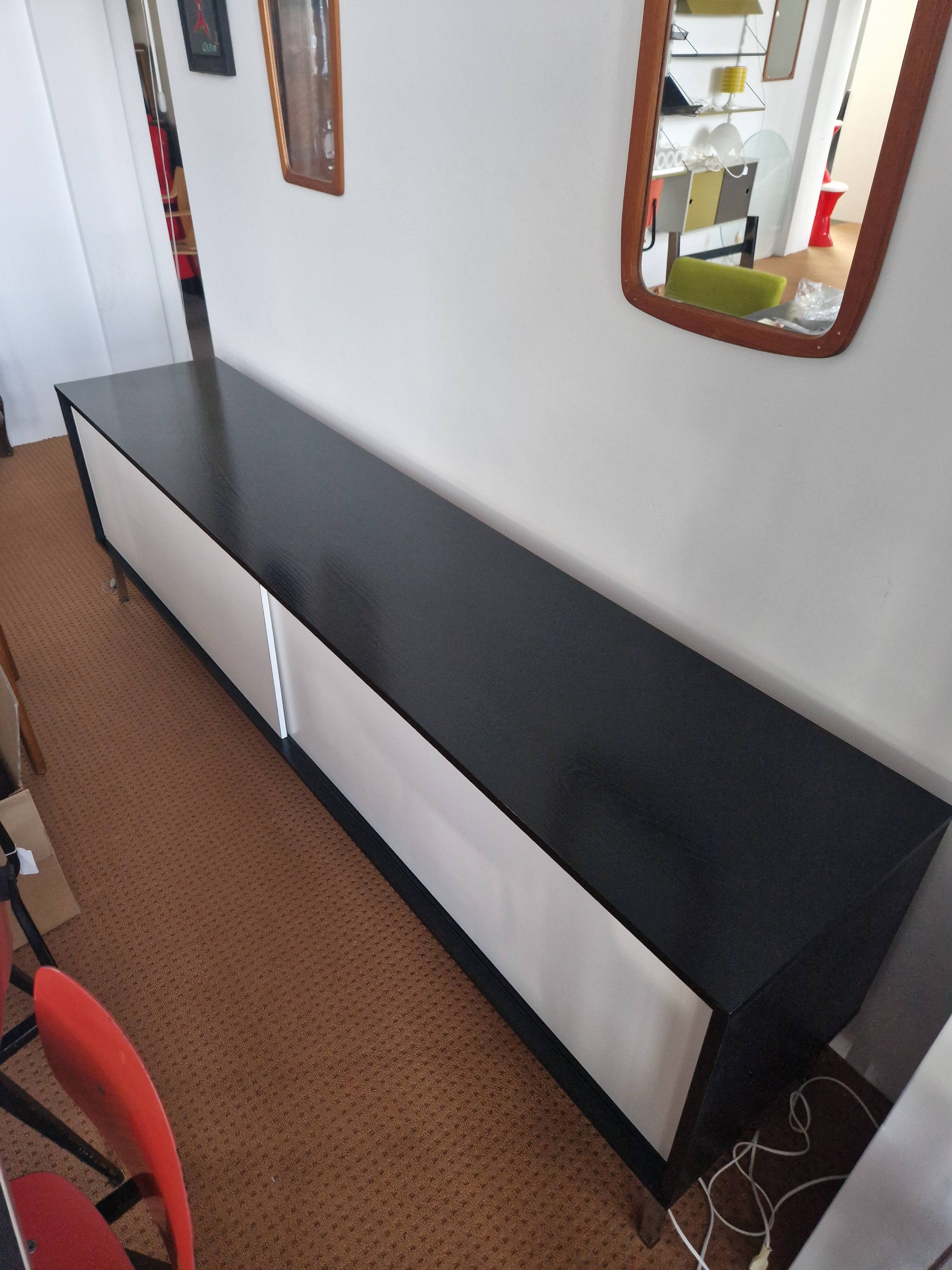 Black and white KW85 enfilade by Martin Visser for 't Spectrum 1960s