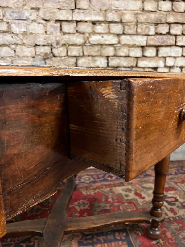 Table à écrire en bois naturel D’époque Louis XIII XVII Eme Siècle
