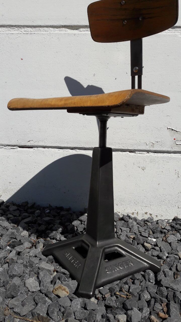Chaise Singer atelier couture industriel