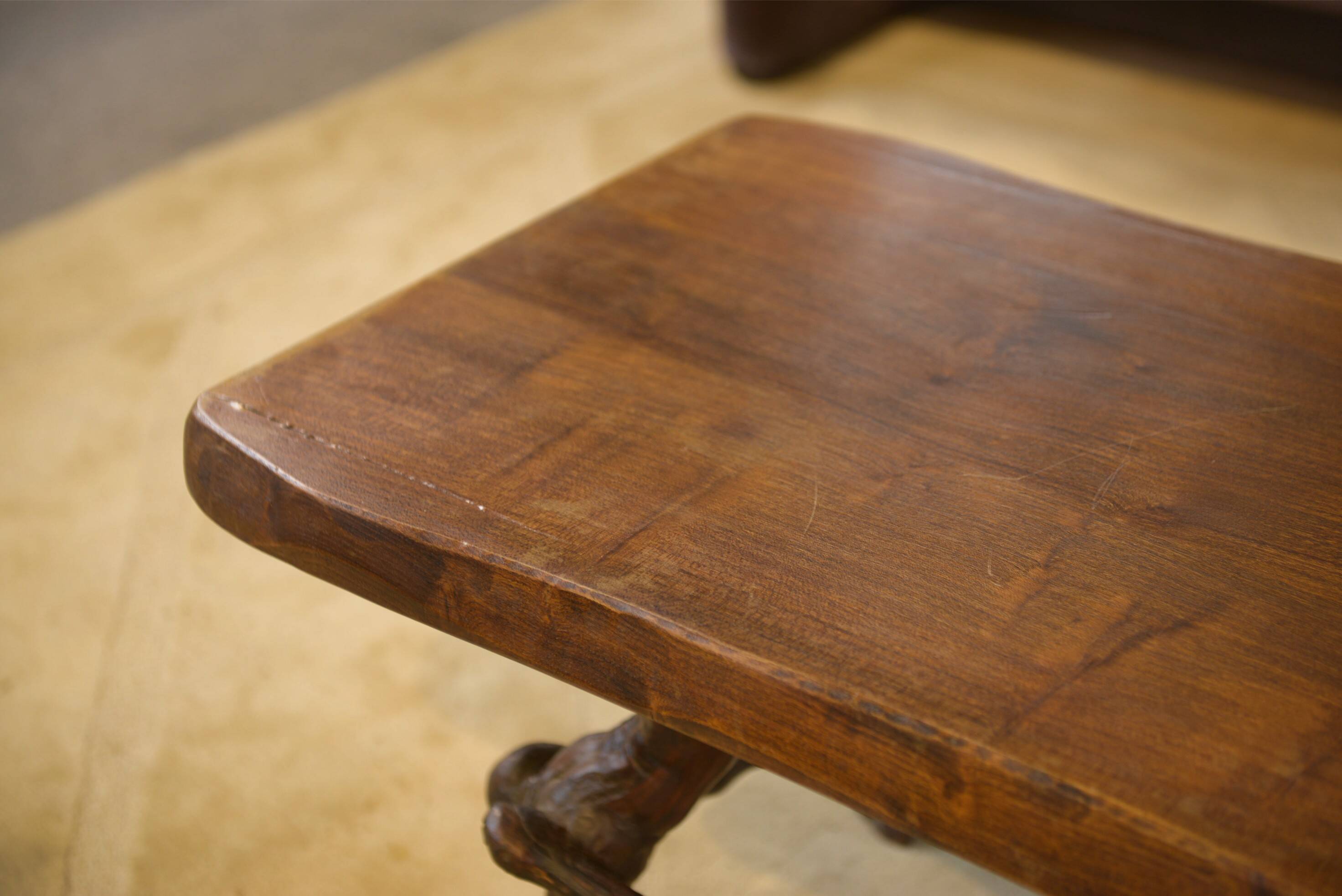 Brutalist side table/coffee table in elm from the 1950s.