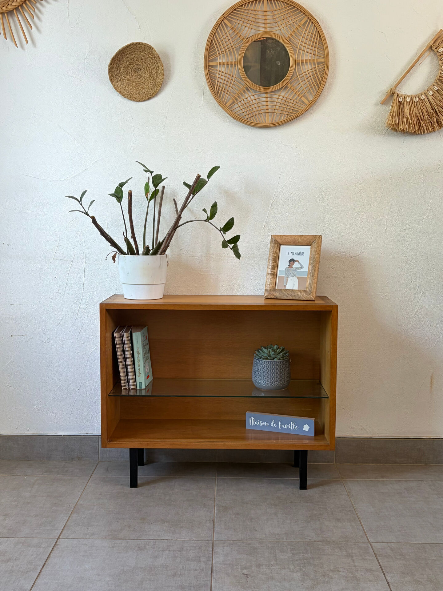Charming display cabinet / vintage TV unit from the 1960s.