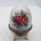Oeuf en porcelaine