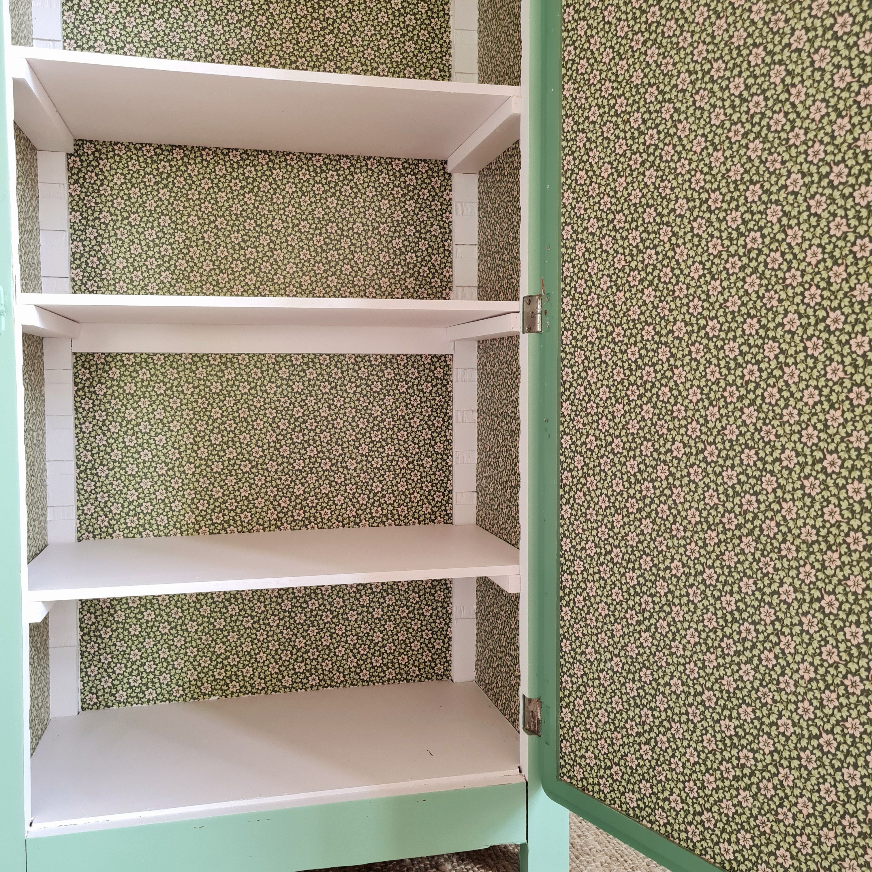 Cabinet bonnetière renovated green interior flowered