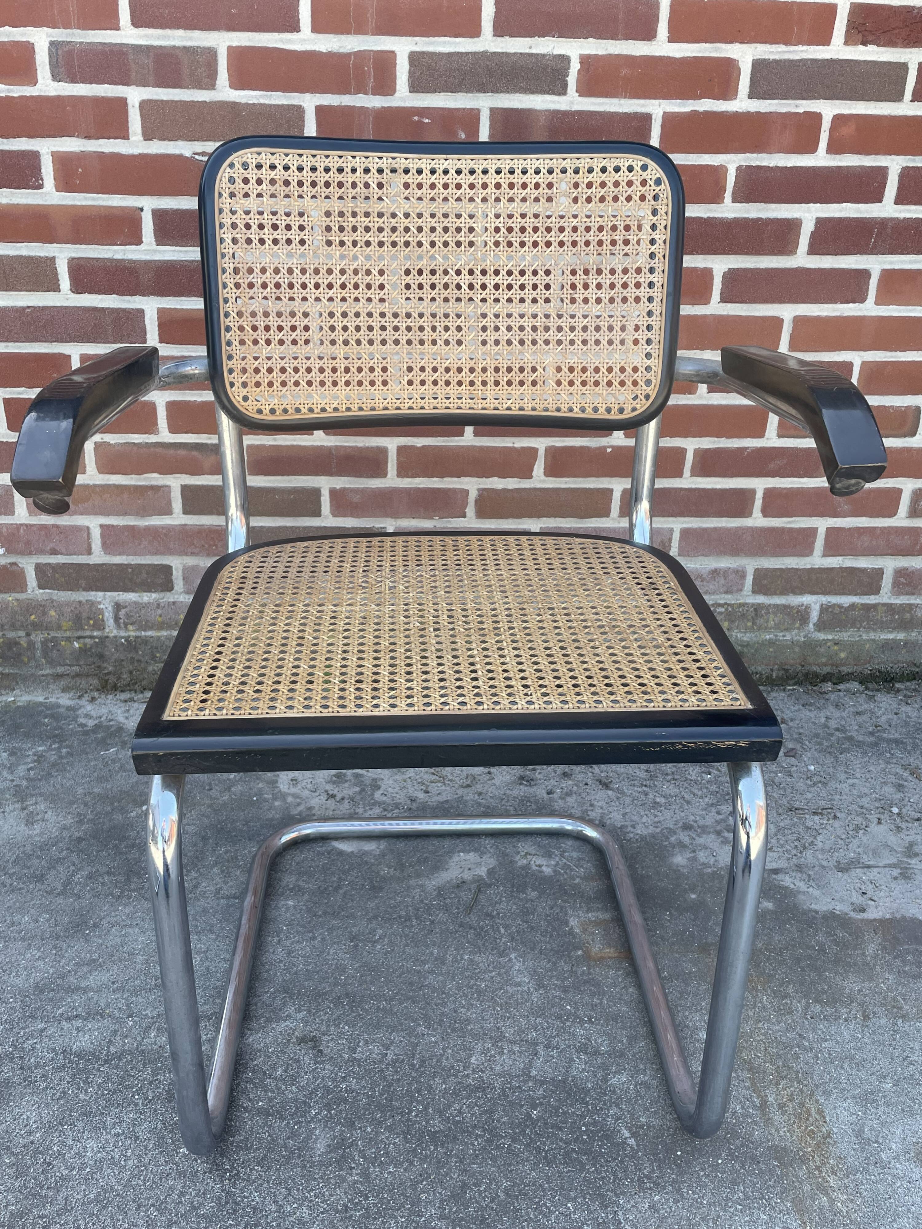 Set of 4 chairs model B64 Cesca with armrests in Black and Chrome