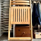 Folding chair in light wood