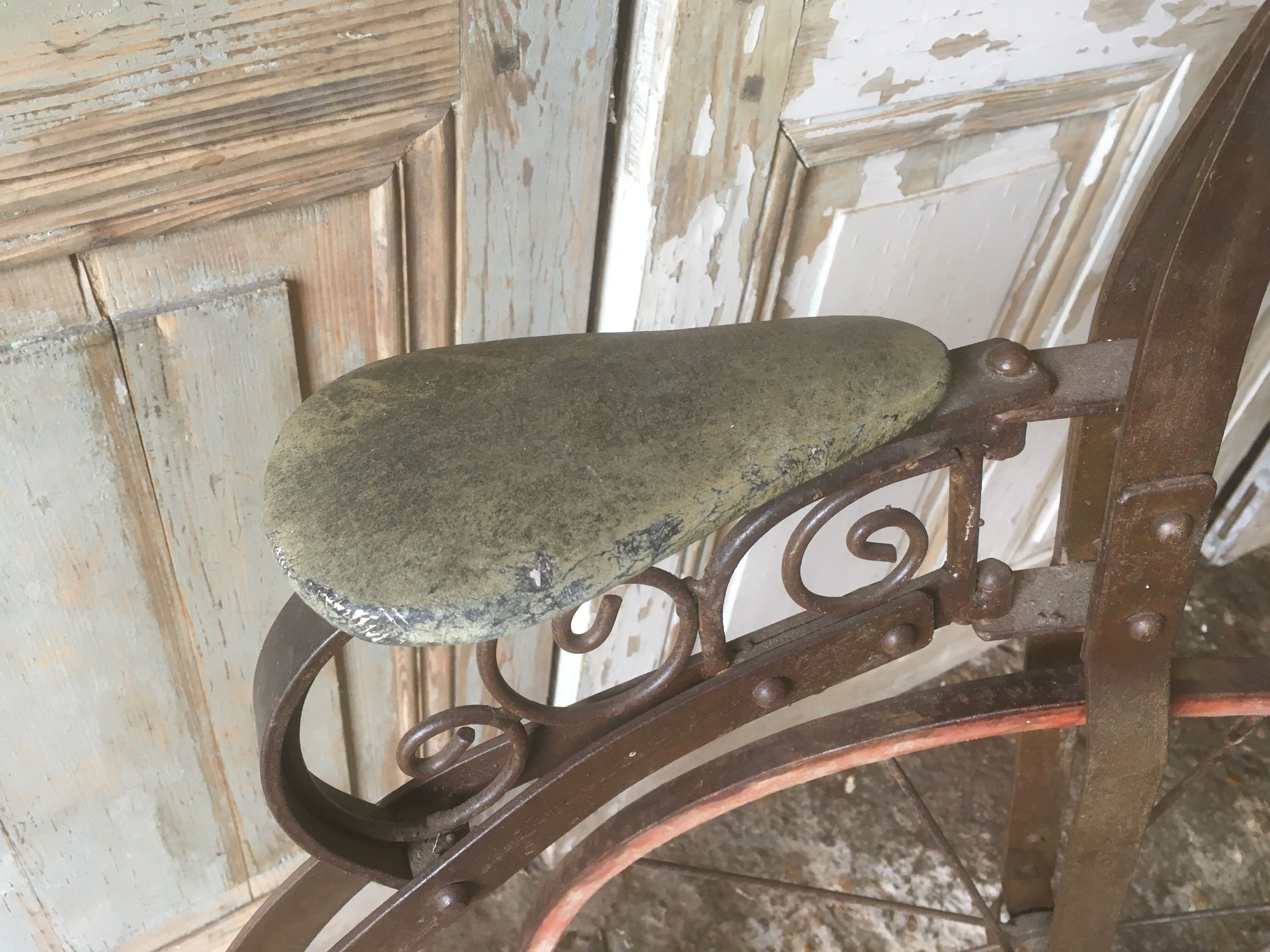 Bi child 1900 in metal and wood on base