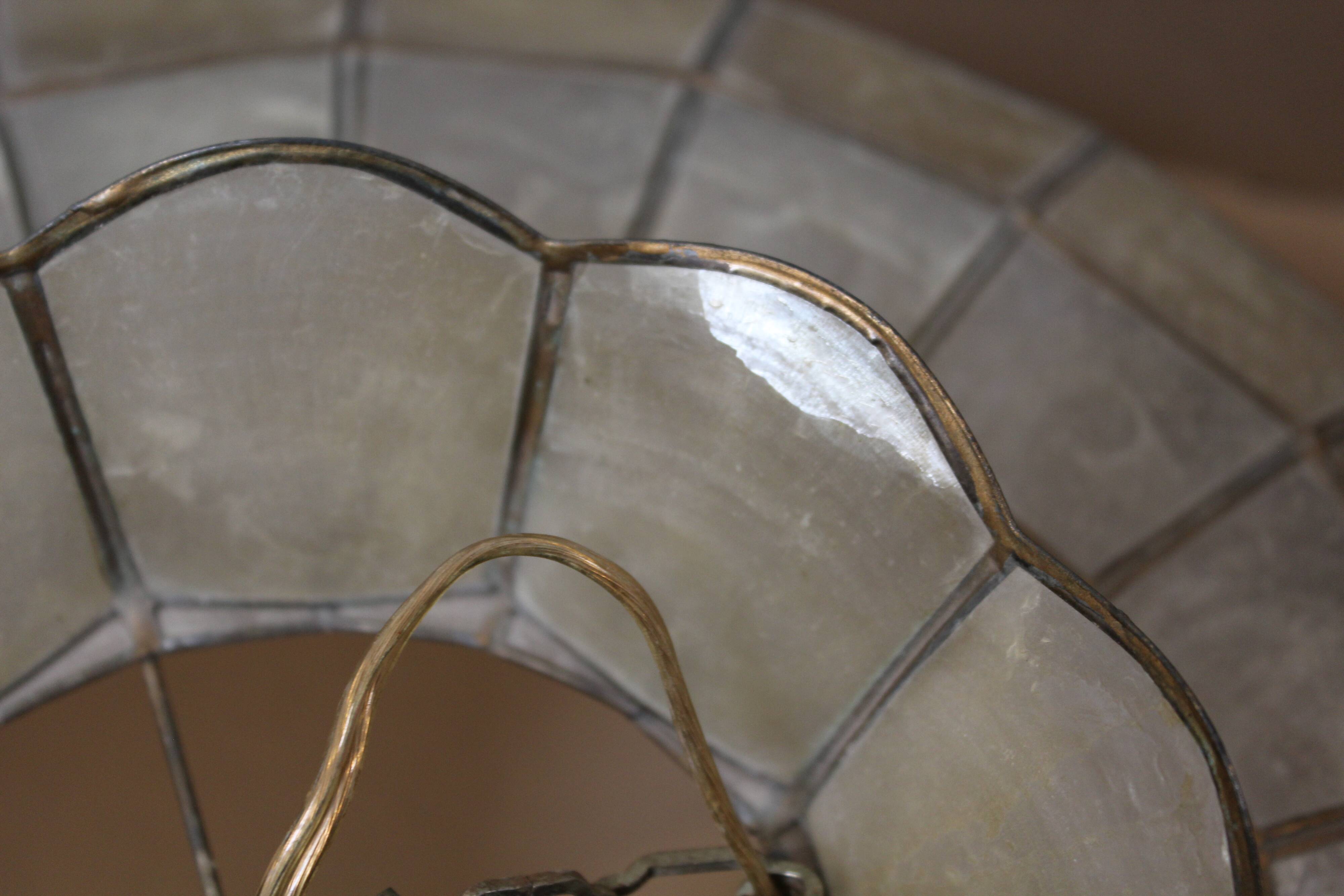 Mother-of-pearl shell pendant light Floral decor