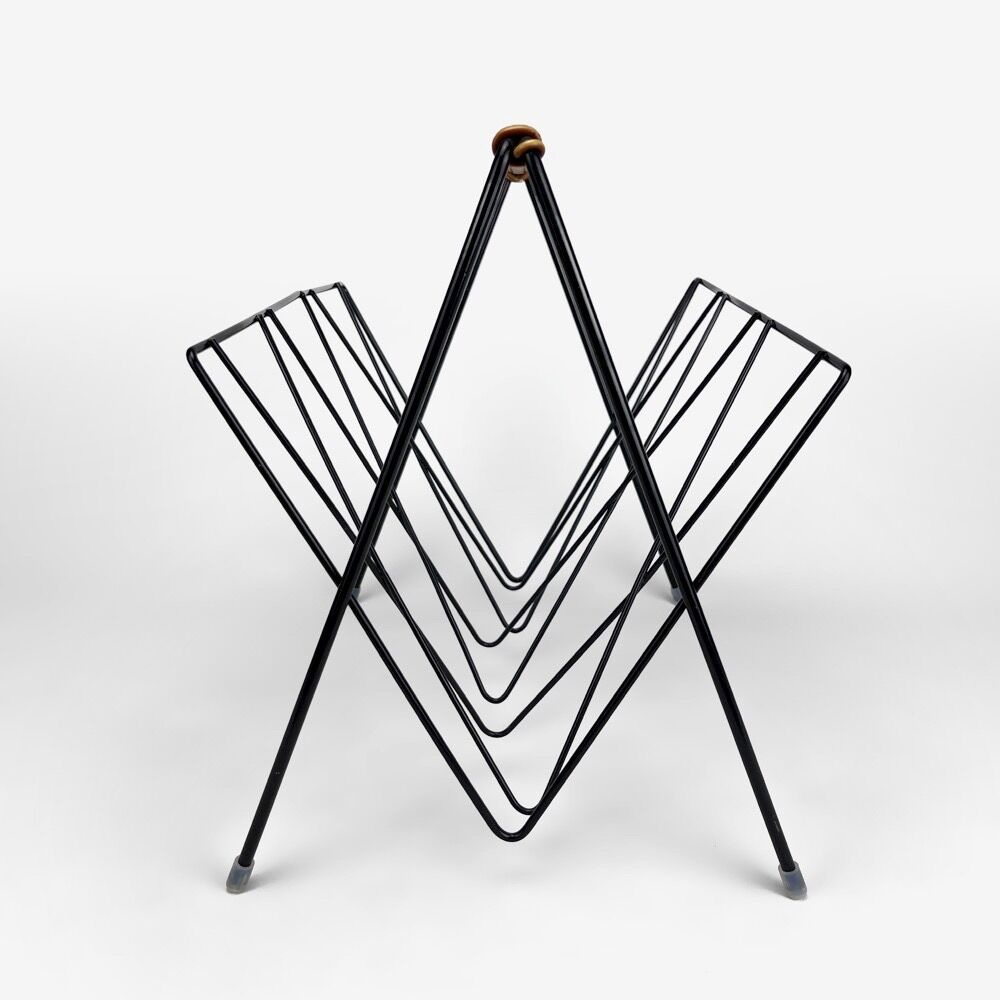 Metal and scoubidou graphic magazine holder 60s