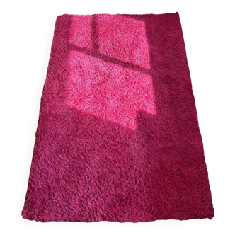 Long pile pink rug