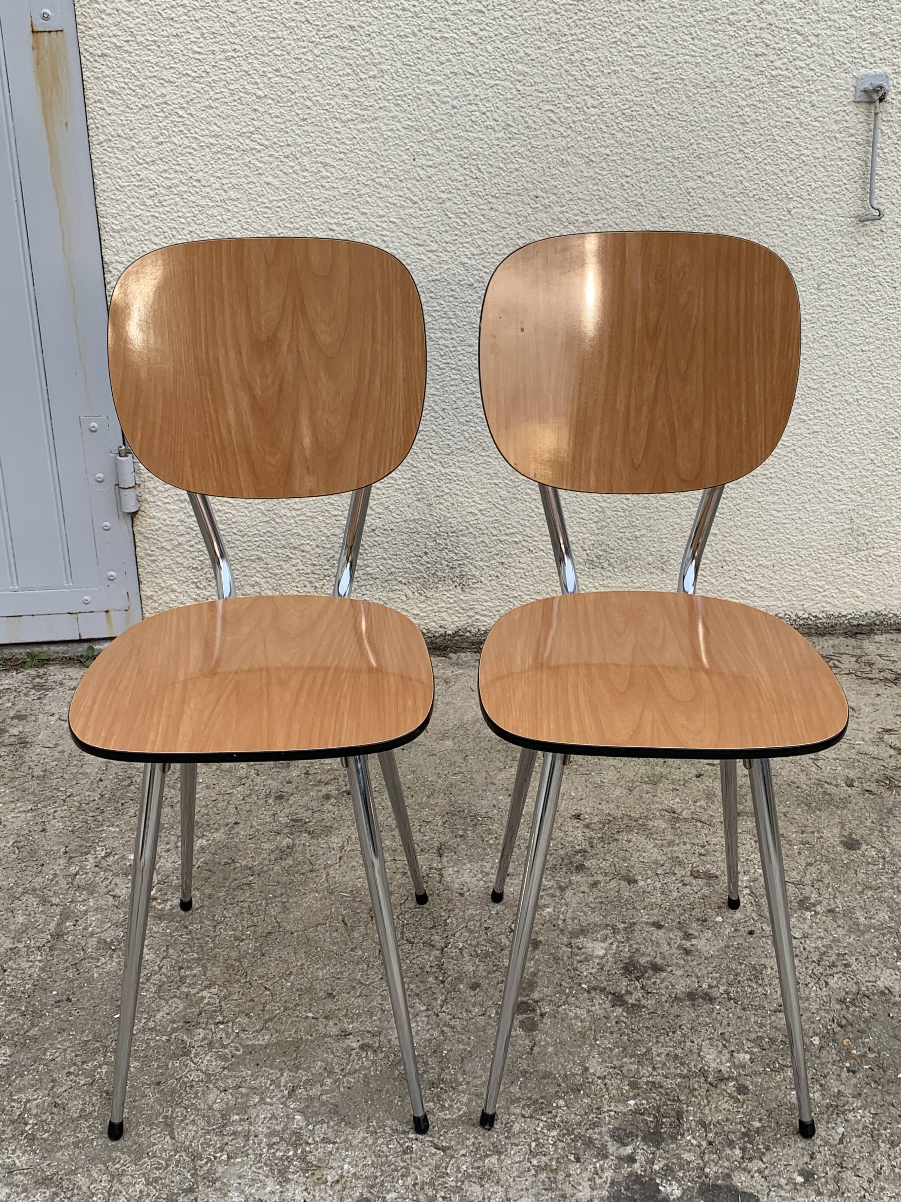 Chairs and stools Formica feet compass Tublac