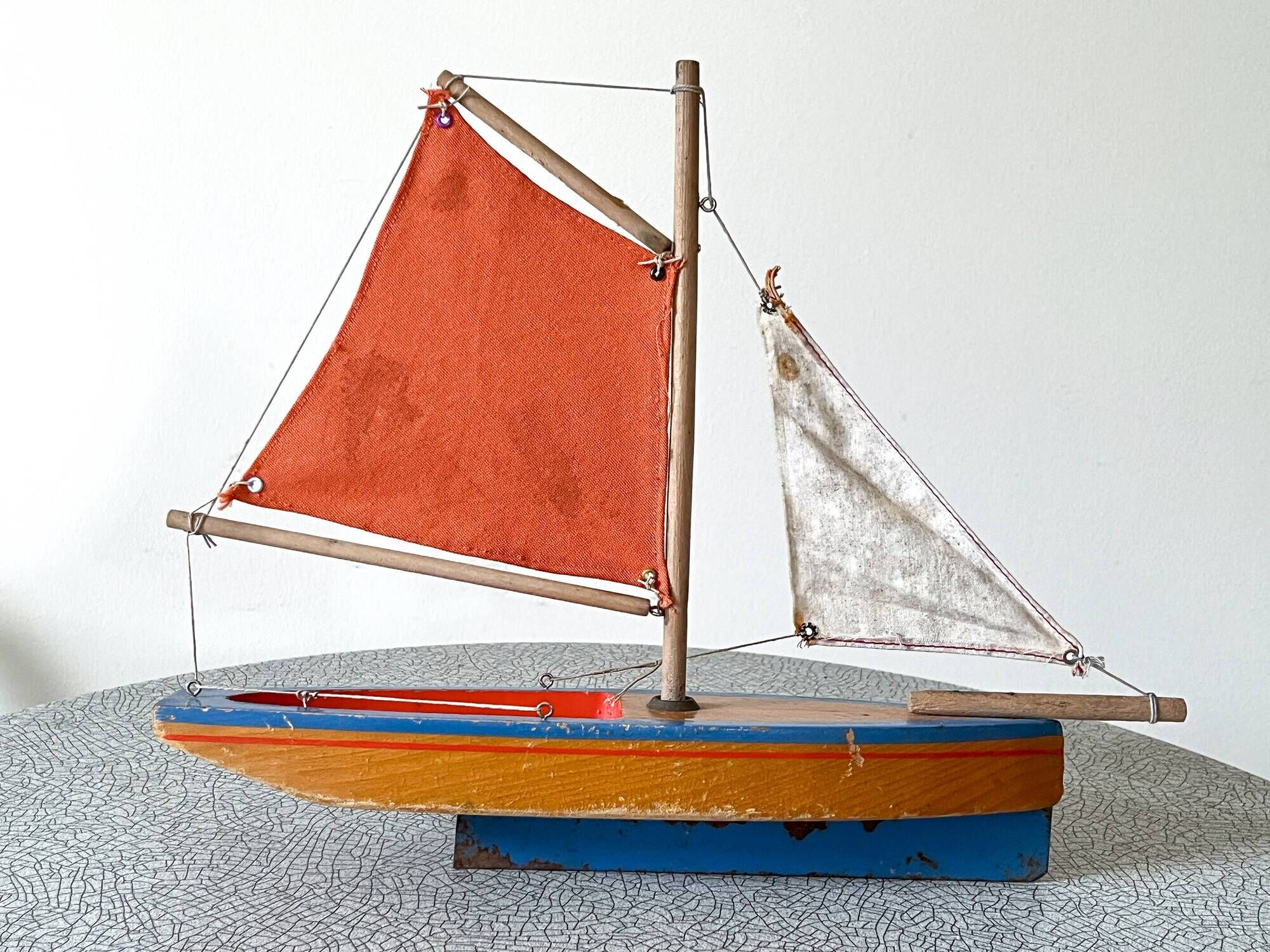 Giraud Sauveur brand half-deep hull basin sailing barque.