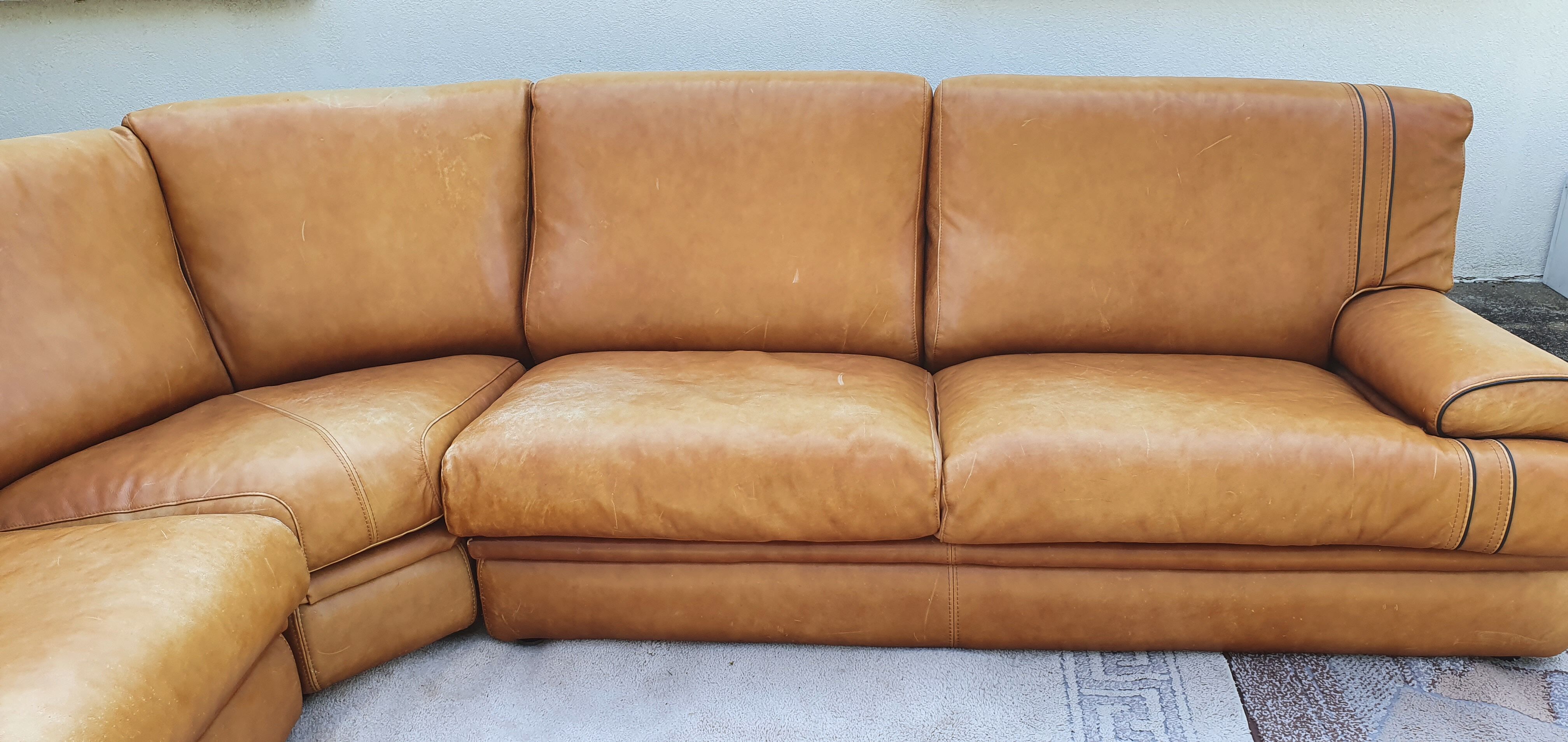 Corner sofa Roche Bobois camel leather 1980.