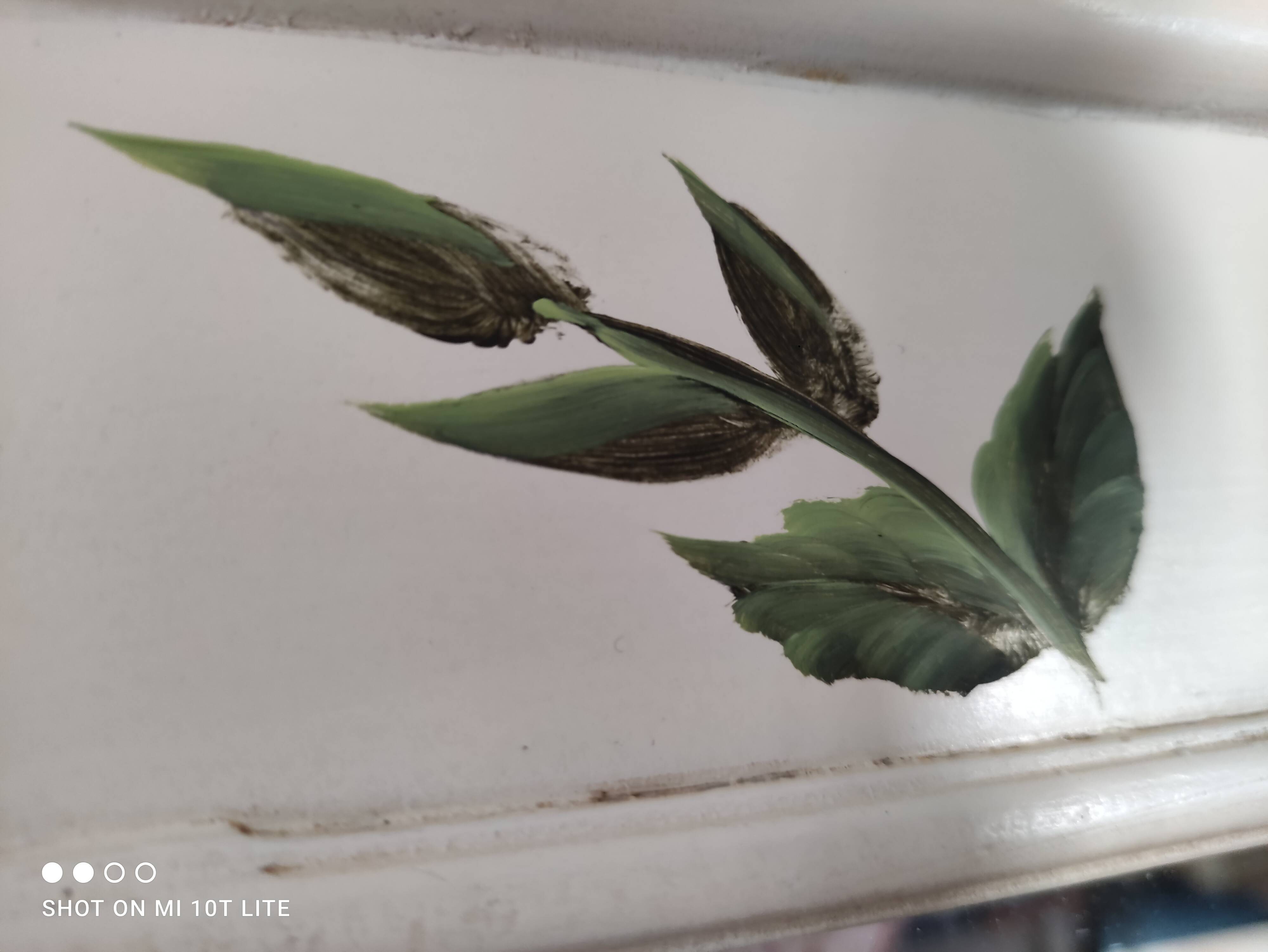 Vintage rectangular mirror in painted wood cream decoration yellow pinks