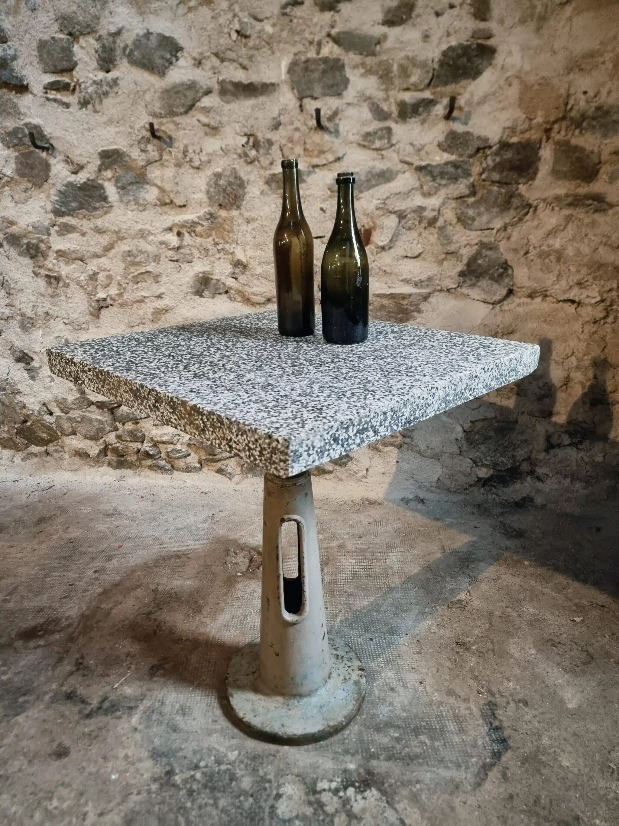 Table de bistrot de jardin industrielle avec plateau en terrazzo, France, milieu du XXe siècle