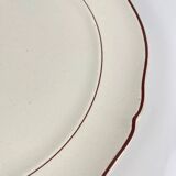 Round plate Villeroy & Boch, Bordeaux rim, early 20th century.