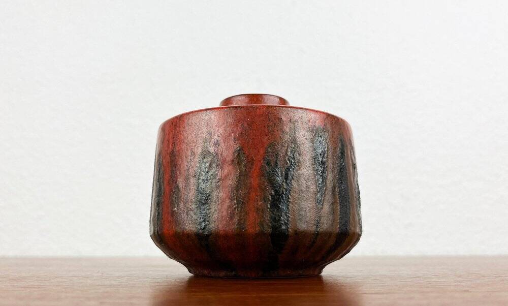 Brutalist studio pottery vase by Lu and Gerd Grove, 1964.