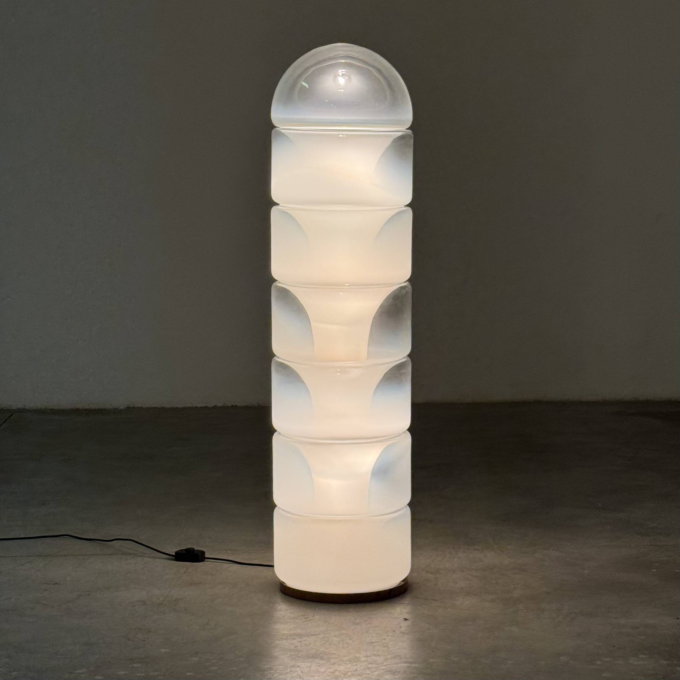Sfumato Glass Floor Lamp Model “LT316” by Carlo Nason, 1960s