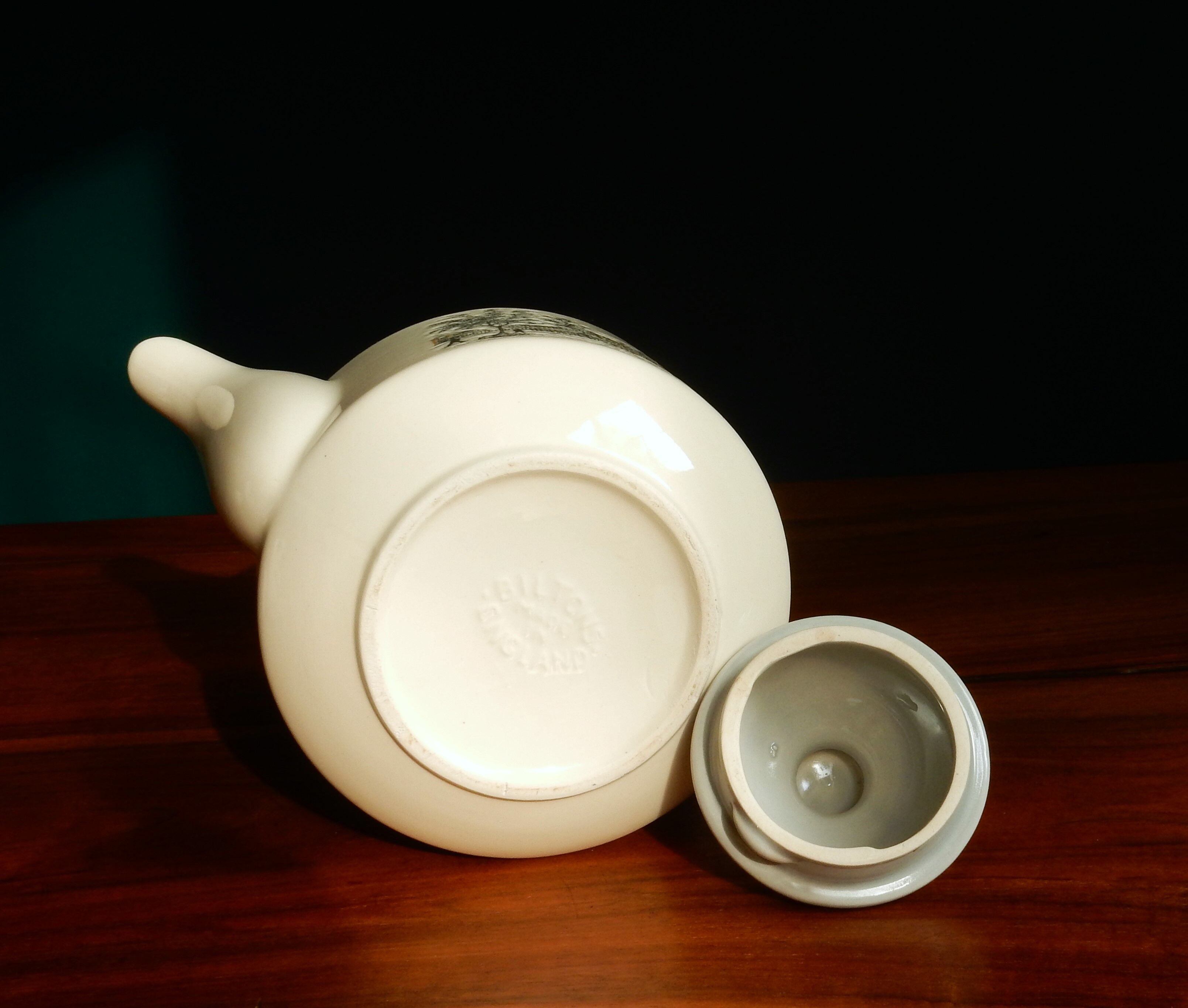 English ceramic Biltons teapot from the 80s