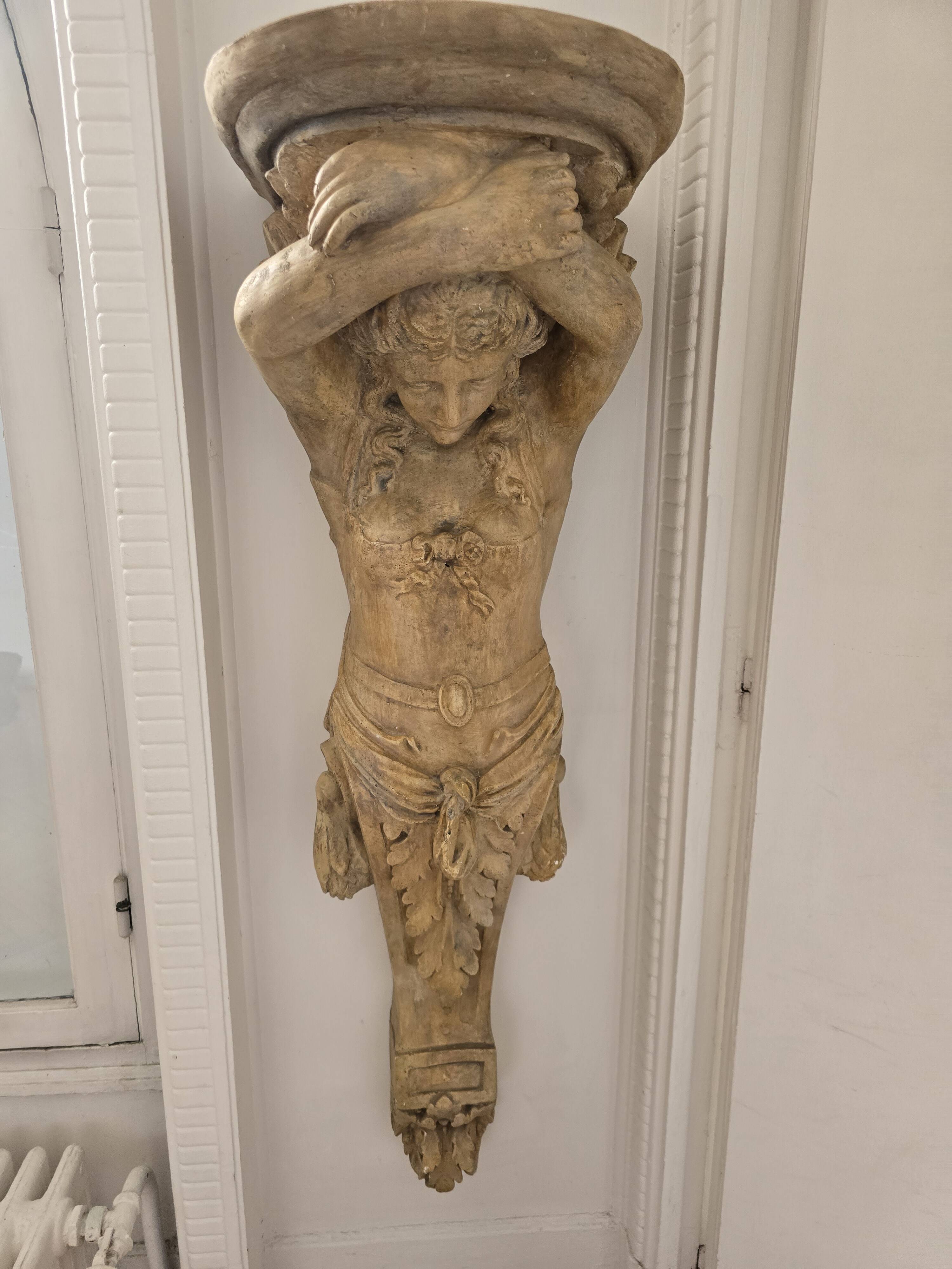 Cariatide en plâtre